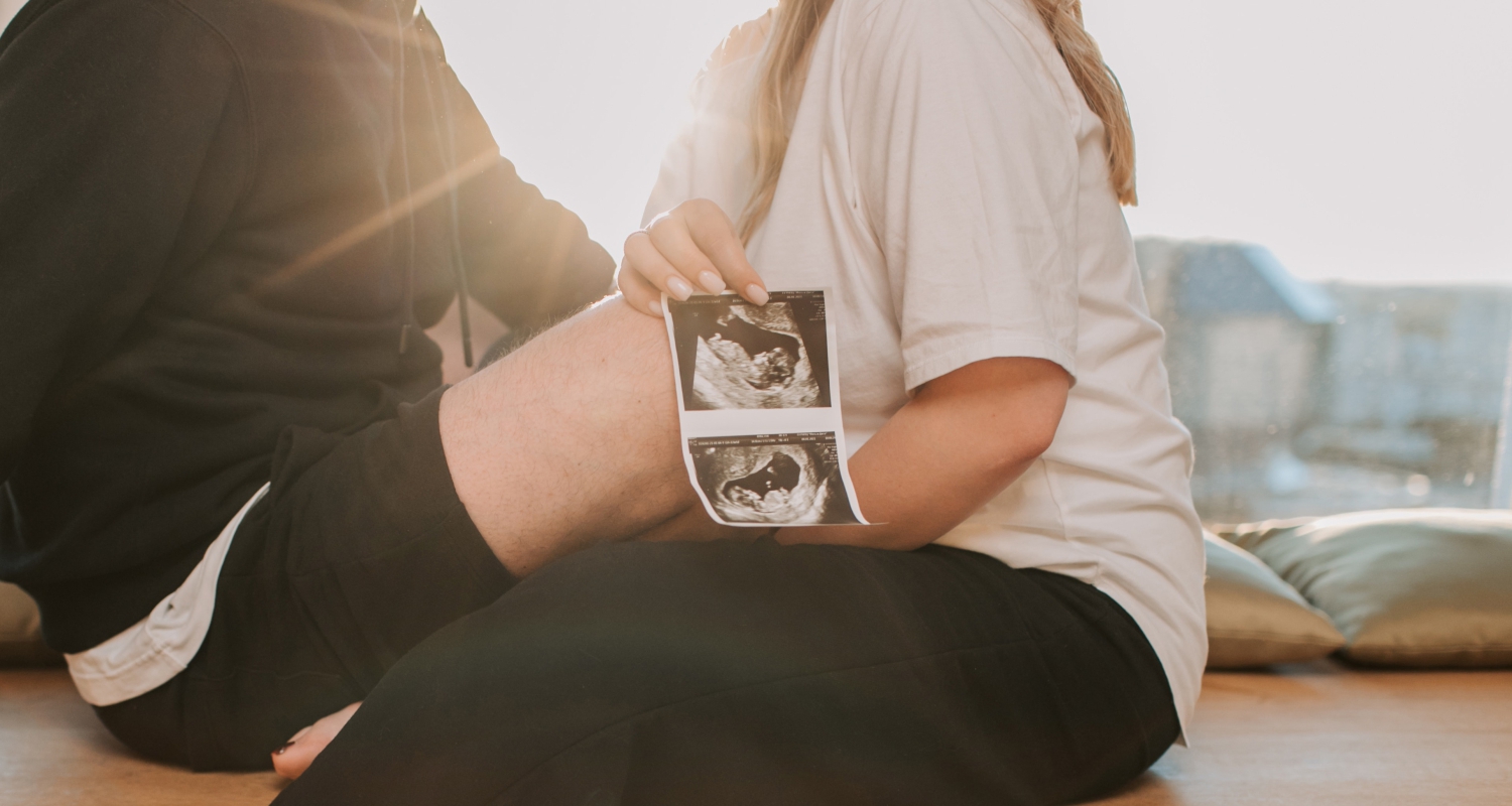 Koppel samen zitten met echo's in Utrecht